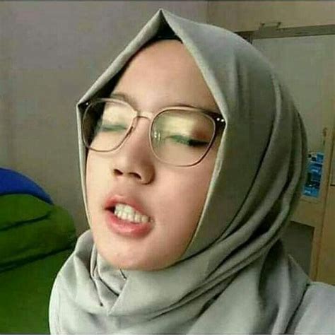 sepongan pacar jilbabku masih belajar takut kena crot|Jilbaber Mesum Nyepongin Pacarnya Sampai Crot .